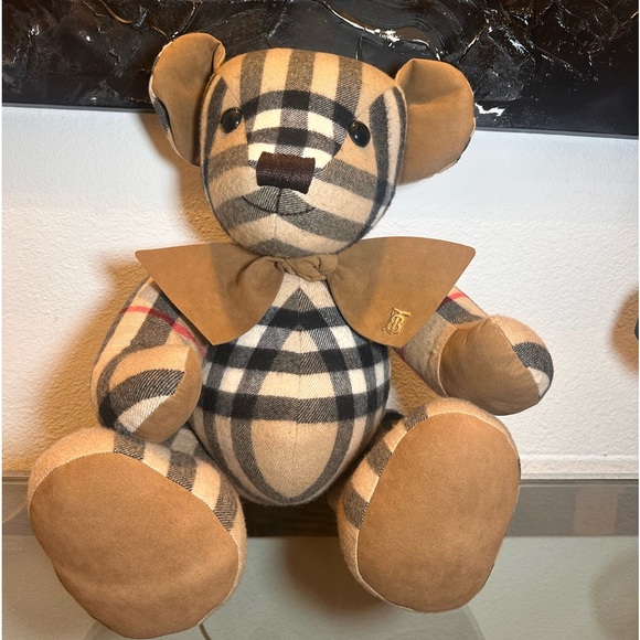 NewBURBERRY Thomas Bear Large Cashmere Item Number 80651931 Regular Price $3,490 - Picture 3 of 13